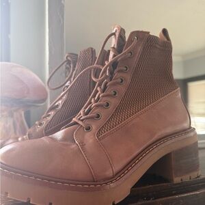 Lace-Up Chunky Heel Ankle Boots - Tan Leather